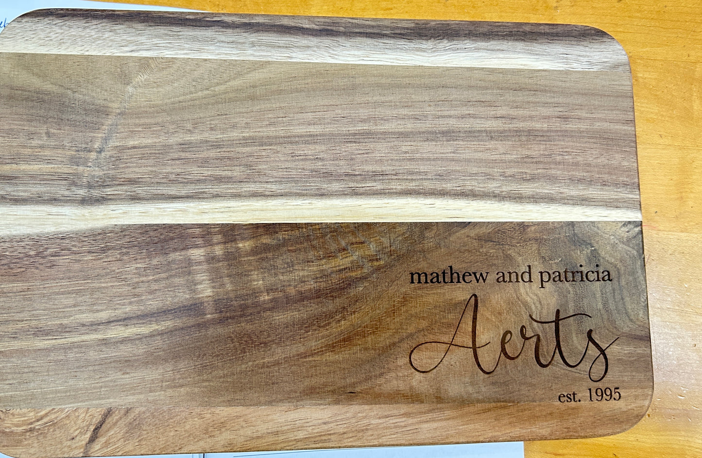 Wood Cutting Board with Handle 16" x 8"