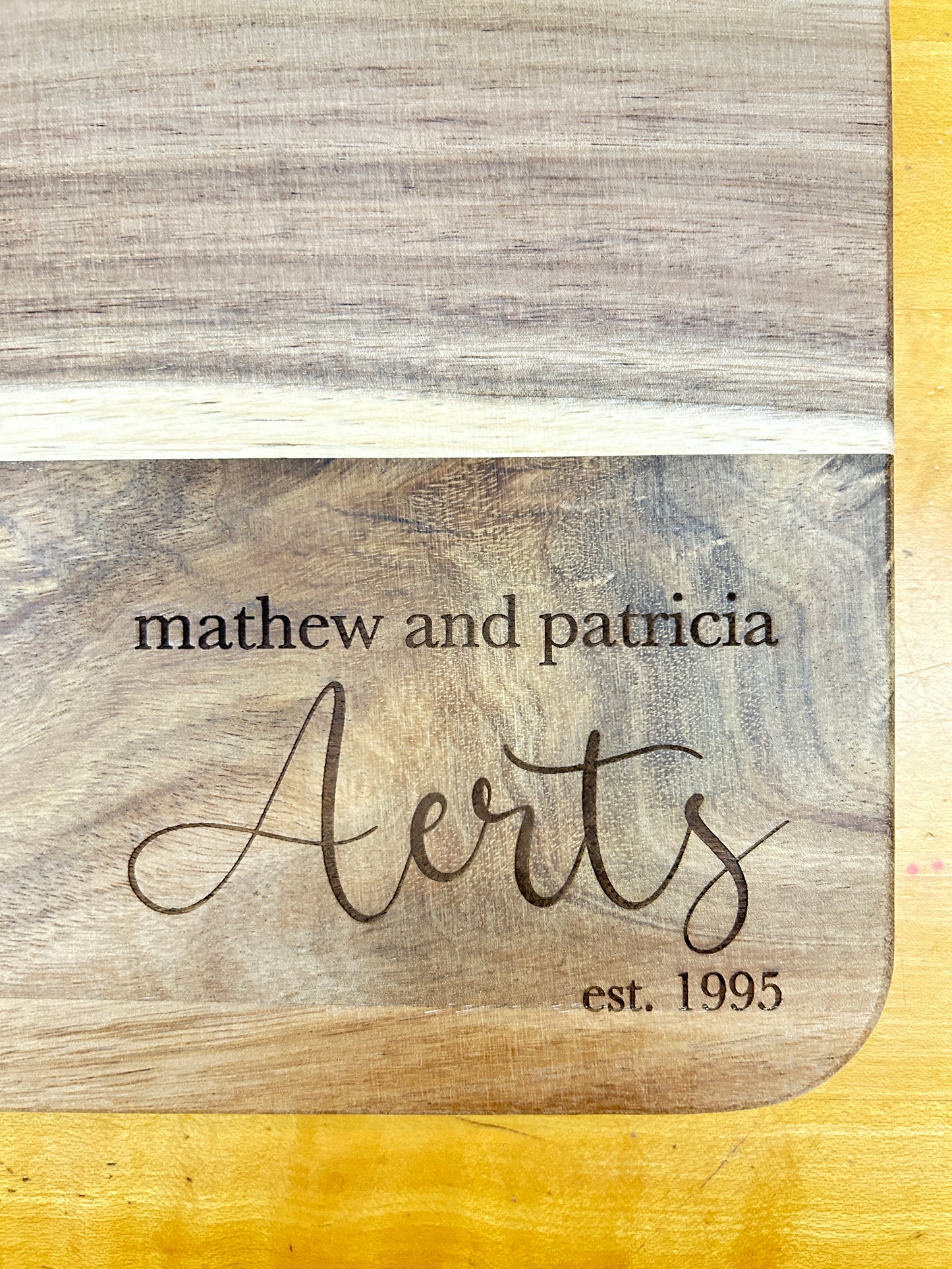 Wood Cutting Board with Handle 16" x 8"