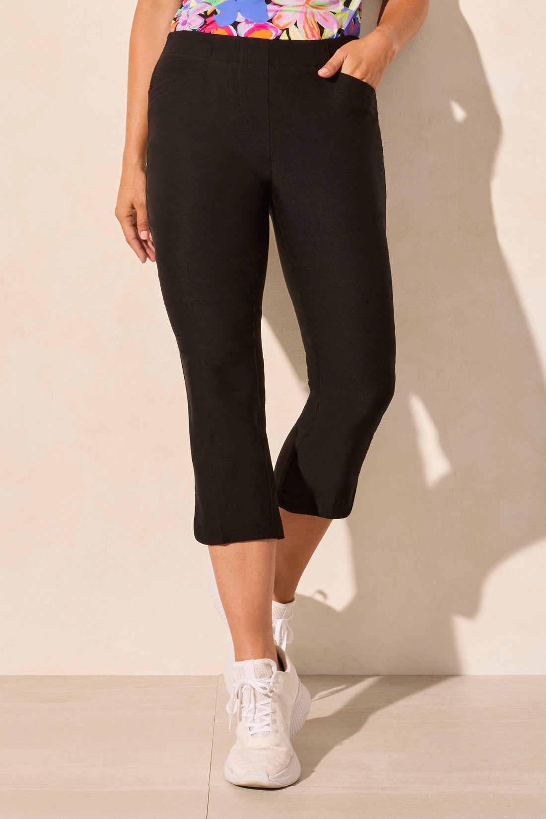 Flatten it Pull on Capri 2056O- Black
