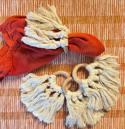 Fringed Wood Napkin Ring Ivory Set/4